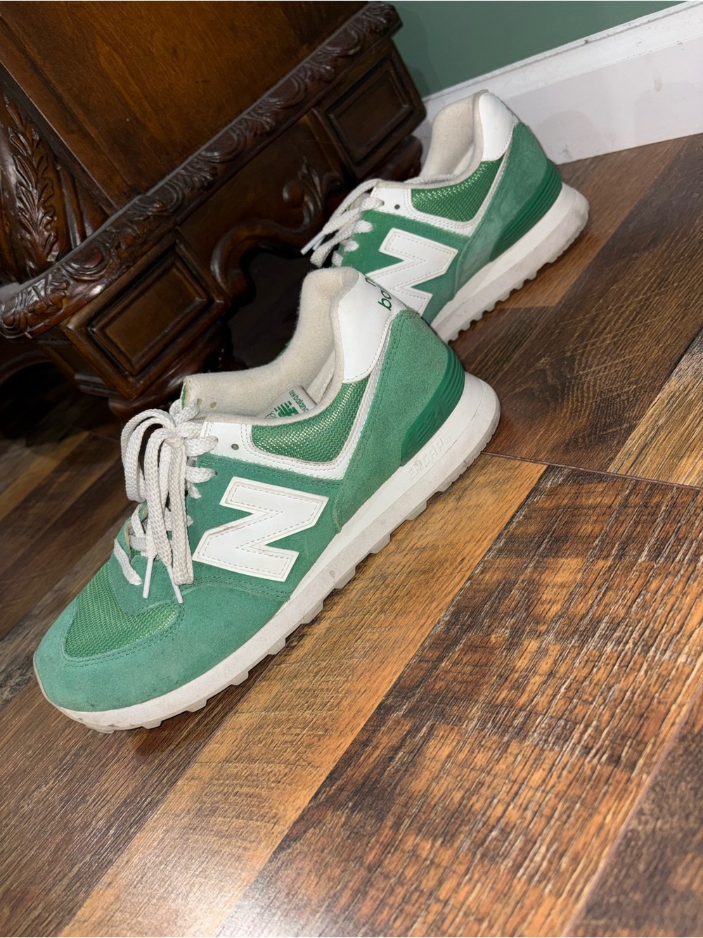 New Balance Men's Green Sneakers